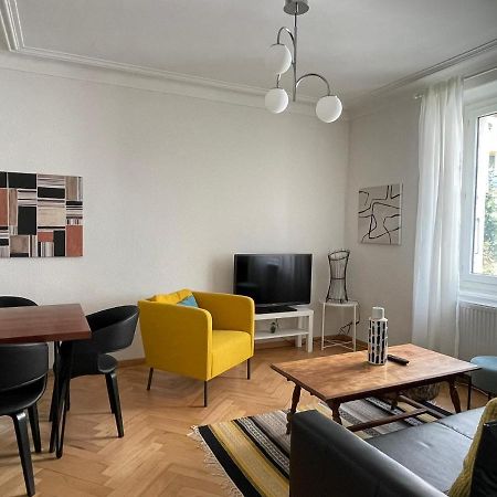 Appartement Luna Avec Parking Couvert Prive Ле-Локль Екстер'єр фото