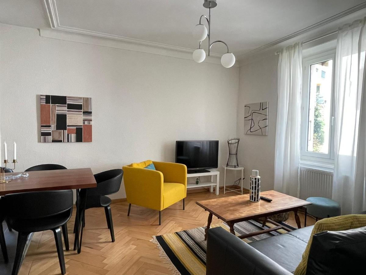 Appartement Luna Avec Parking Couvert Prive Ле-Локль Екстер'єр фото