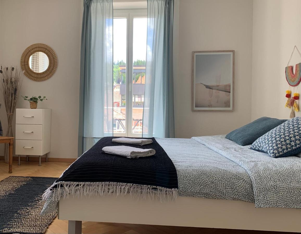 Appartement Luna Avec Parking Couvert Prive Ле-Локль Екстер'єр фото